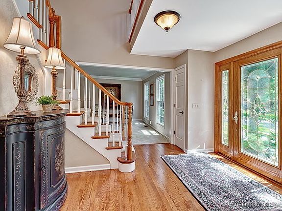 2nd image of 832 Abbey Dr