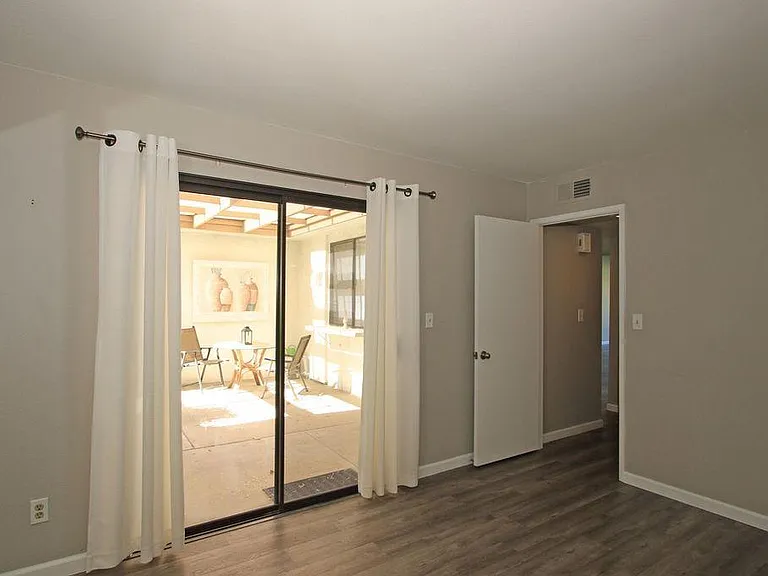 15 Marbella Dr #15 — Photo 18
