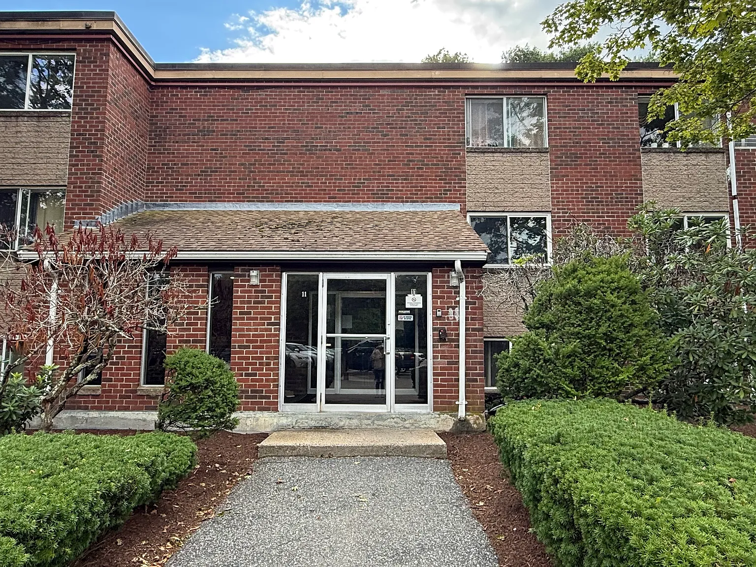 1 bed, 640 sqft, $1,900 — Photo 1