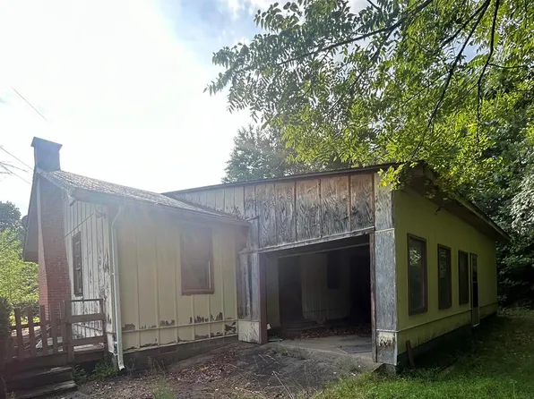 115 Locust Ln, Whittier, NC 28789