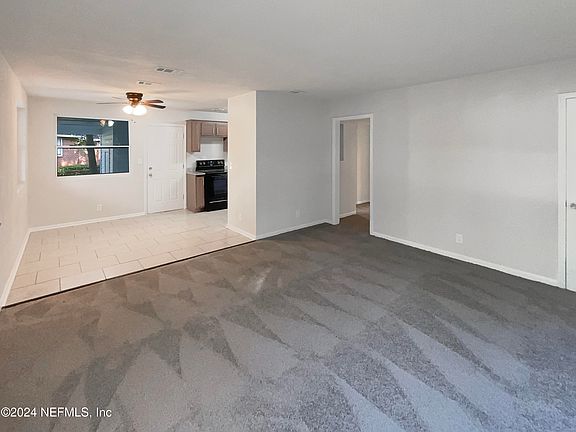 3rd image of 5225 ROYCE Avenue