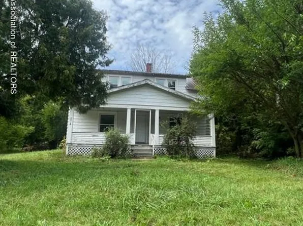 8918 S Clinton Trl, Eaton Rapids, MI 48827