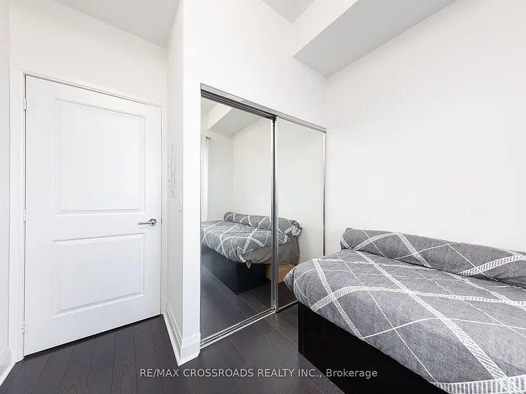 1080 Bay St #4509 — Photo 18