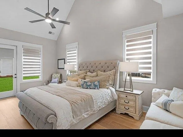 5 bed, 5.5 bath, 5190 sqft, $6,200 — Photo 3