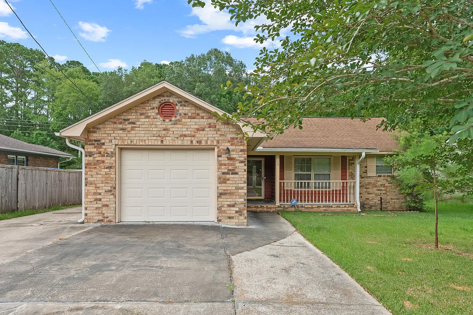 3 bed, 1243 sqft, $2,100 — Photo 1