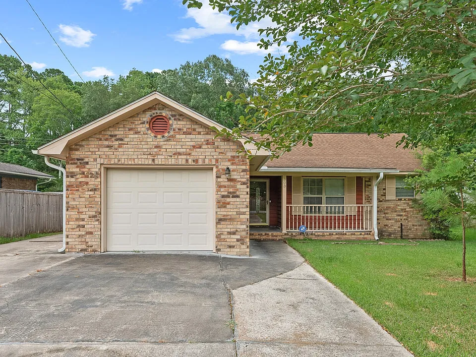 303 E Pandora Dr