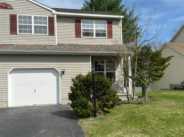 26 Ponderosa Dr #2, Clifton Park, NY 12065