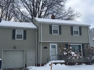 1380 Irene Rd, Lyndhurst, OH 44124