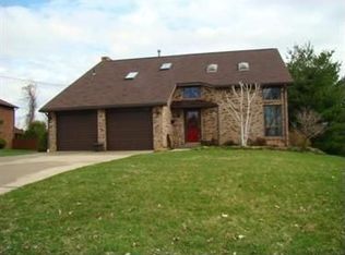 105 Longvue Dr, White Oak, PA