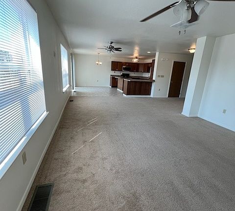 4th image of 323 Norbeck Ct