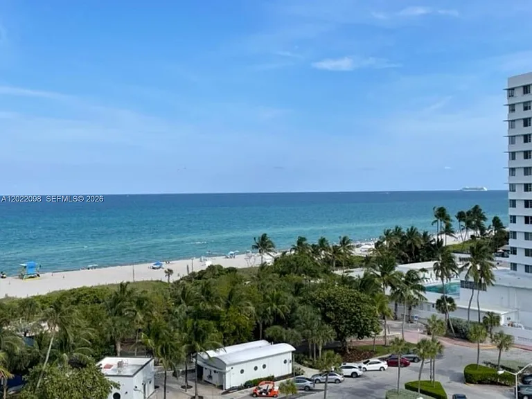 5313 Collins Ave #1004 — Photo 23