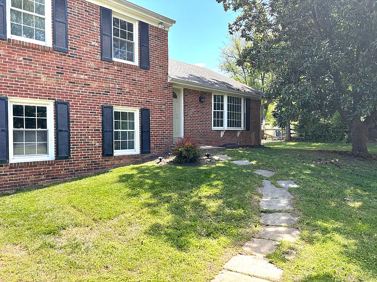 703 Kentland Dr — Photo 54