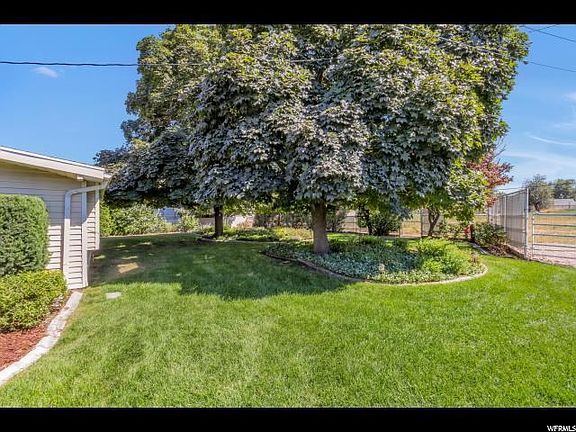 3rd image of 2235 W Saddle Way