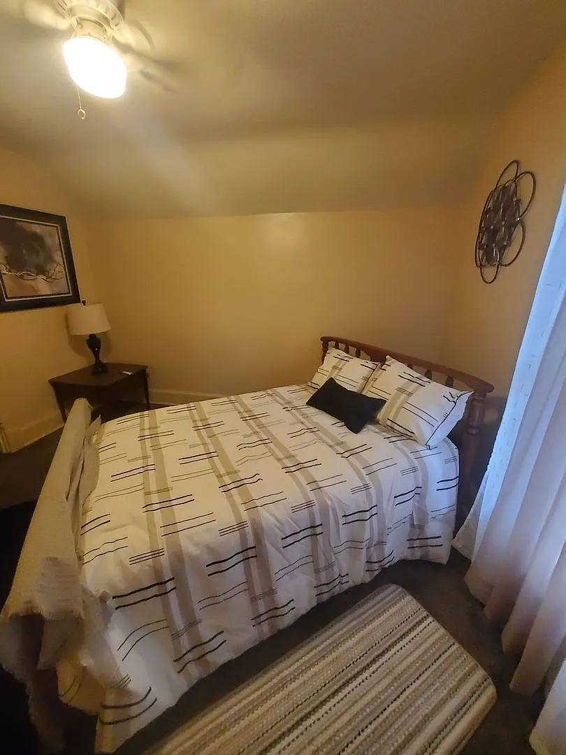 2117 Slauson Ave - (6 unit) — Photo 1
