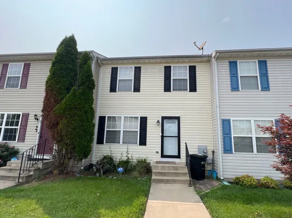 13 Currituck Ct, Bunker Hill, WV 25413