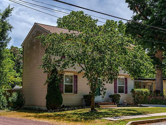 4th image of 310 Elmwood Ave