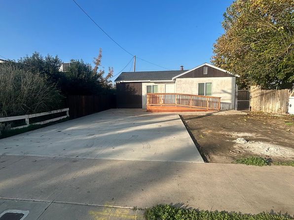 1012 E Mineral King Ave