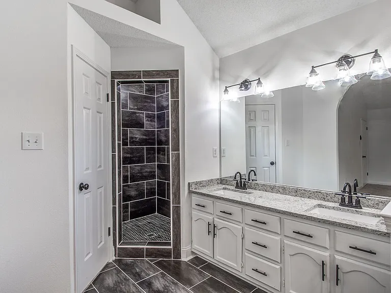 5624 Annandale Dr — Photo 35
