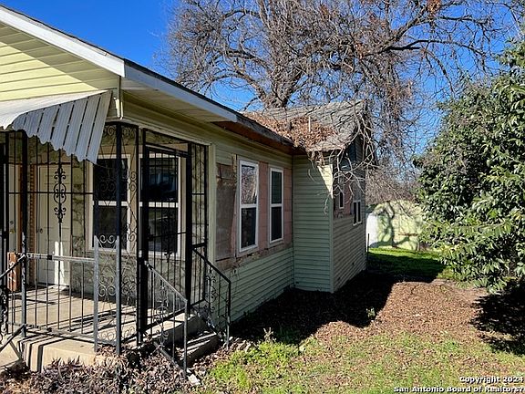 2nd image of 735 Gulf St