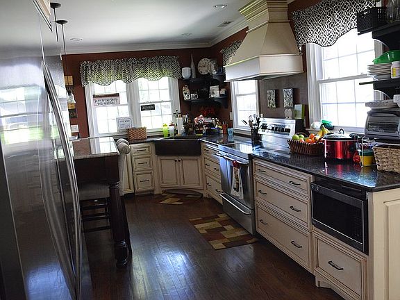 4th image of 109 Knollwood Dr
