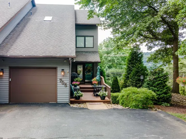 705 Lakeview Est, Morgantown, WV 26508