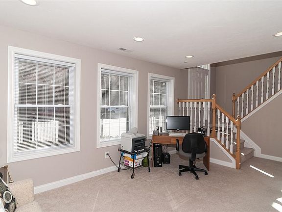 2nd image of 374 E Ohio St