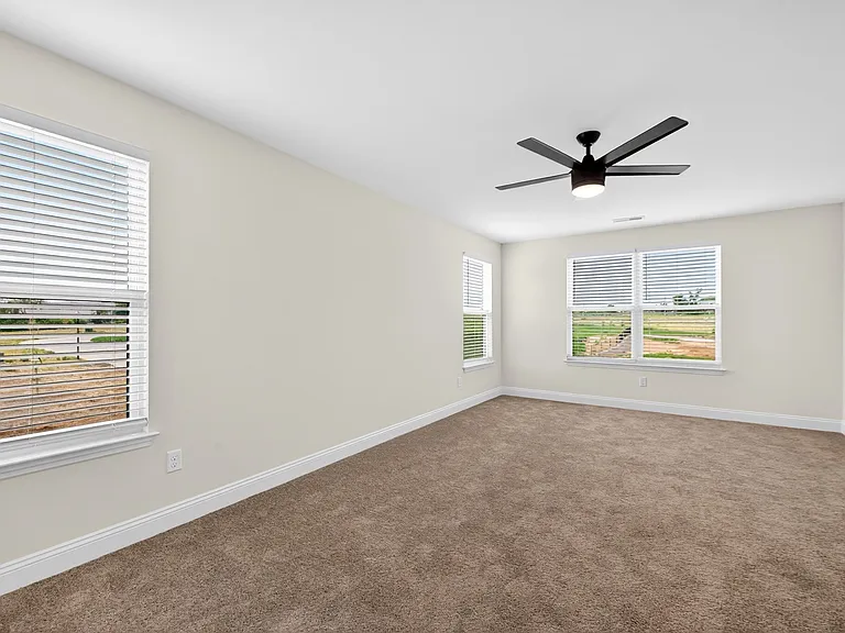145 Sesame Loop — Photo 32