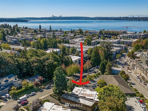 Close enough to everything DTK (downtown Kirkland), but the quiet, tree-lined street feels a peaceful world away! Easy walk to QFC, restaurants, services, with more on the way!