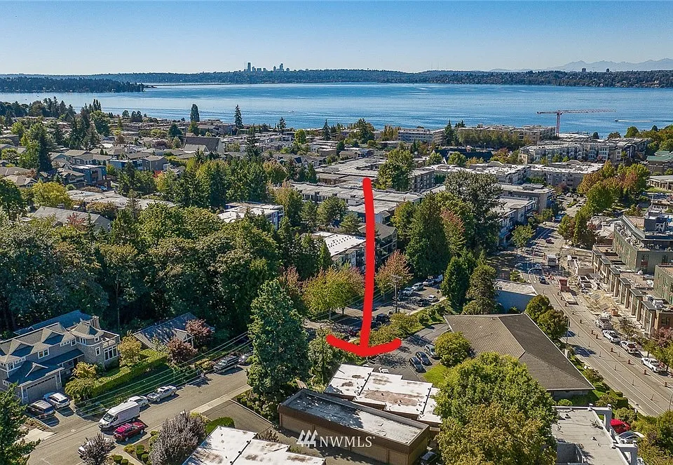 Close enough to everything DTK (downtown Kirkland), but the quiet, tree-lined street feels a peaceful world away! Easy walk to QFC, restaurants, services, with more on the way!