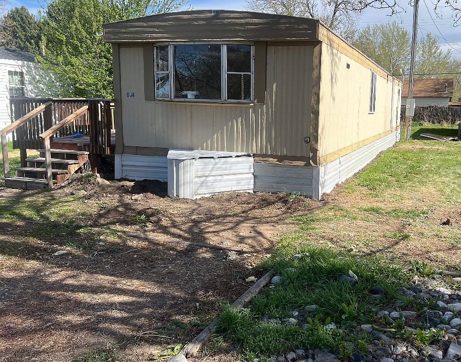 1st image of 104 1st Ave SW