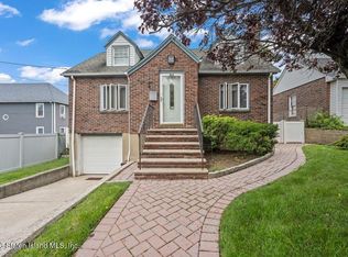 433 Sheffield St, Staten Island, NY 10310