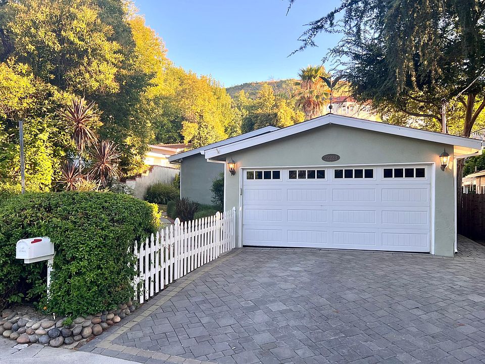 1st image of 22223 De La Osa St