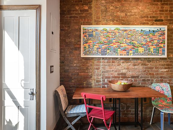 5th image of 30 Willow Pl APT 1