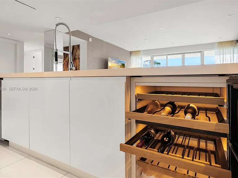 102 24th St #Penthouse 1718 — Photo 24