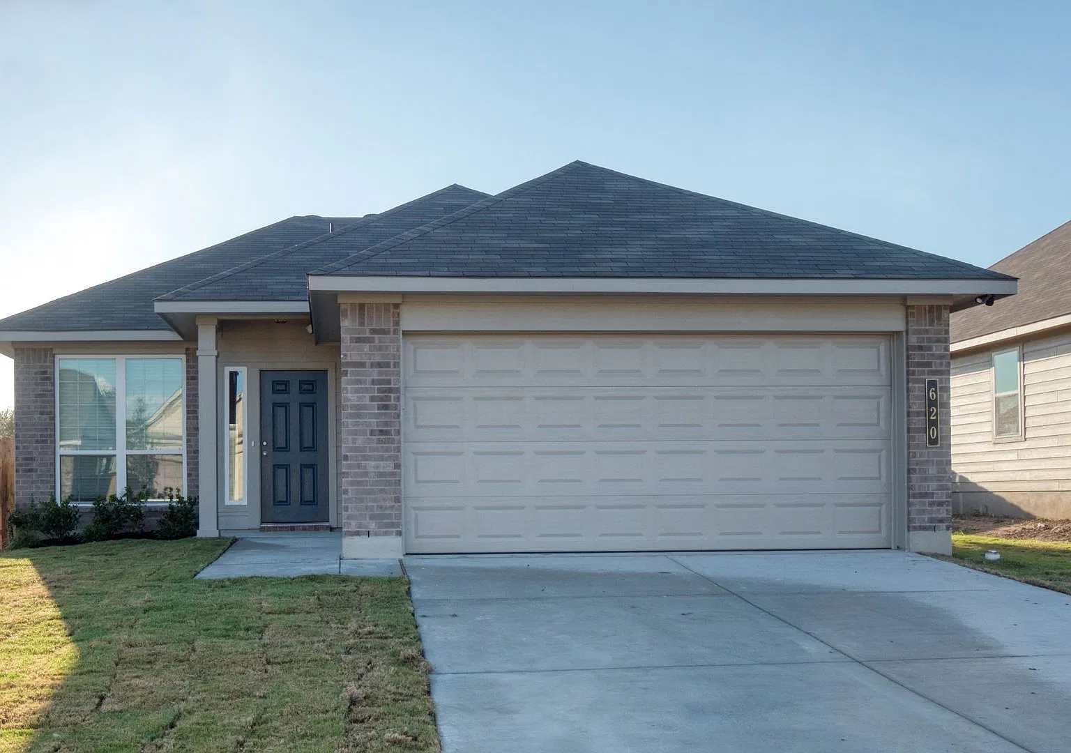 620 Hollyhock Dr. — Photo 1