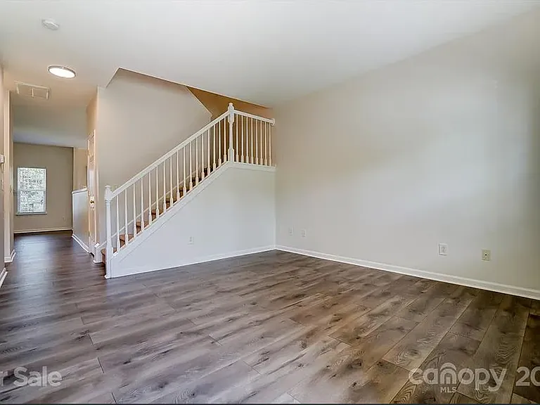12207 Royal Castle Ct — Photo 8