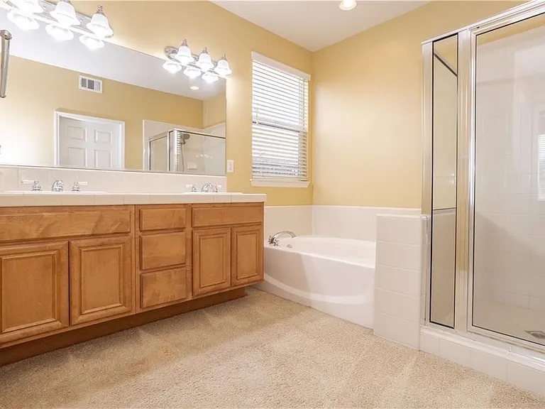 19932 Oakville Ct — Photo 18