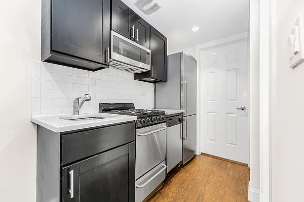 Rented by REAL New York | media 3