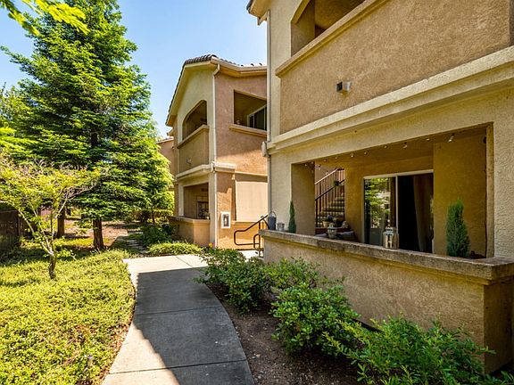 3rd image of 501 Gibson Dr APT 1324