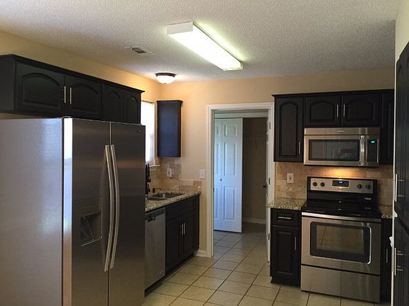 4th image of 1524 Sandstone Ln