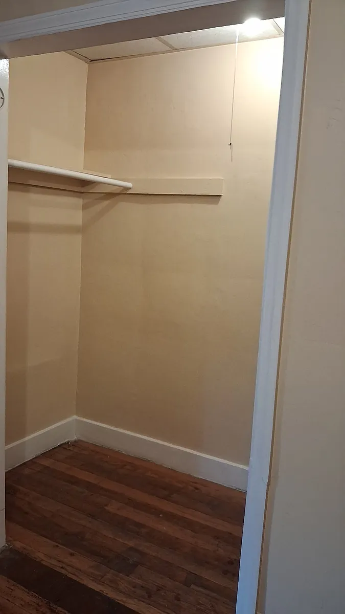Building Photo - 1602 Howard Ave #2