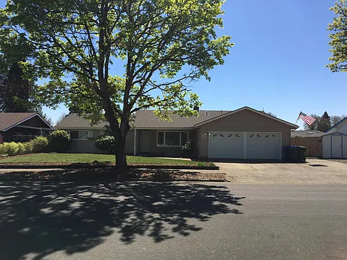 4276 Jade St NE Photo 1