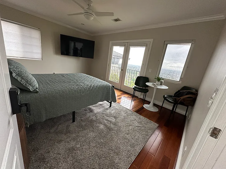 S Circle Dr — Photo 2