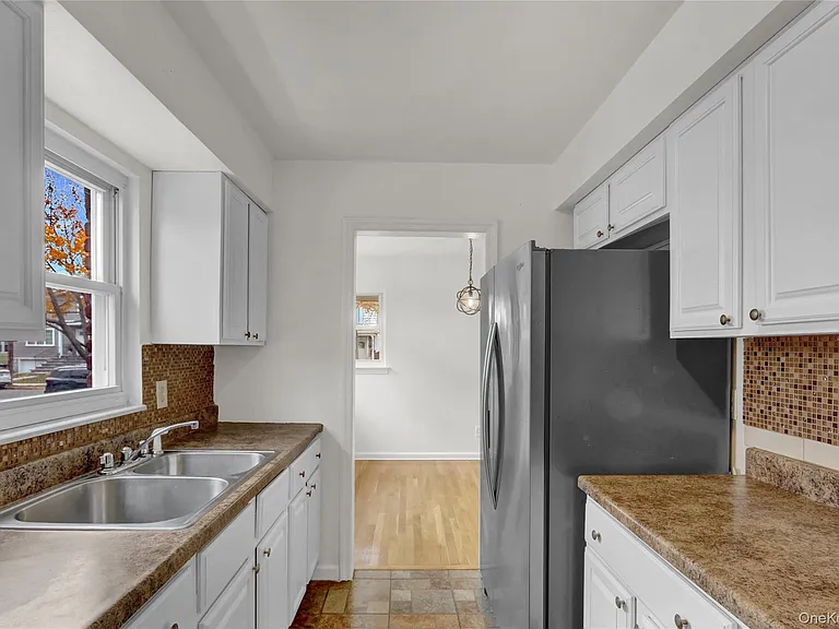 330 Harvard Rd S — Photo 19