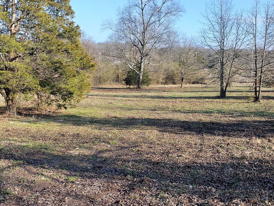 2nd image of 205 Shipper Rd
