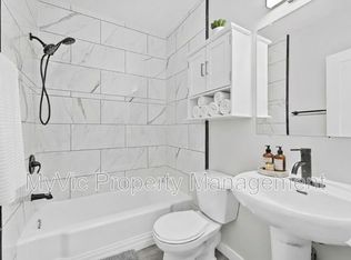 10047 154th St NW, Edmonton, AB T5P 2H1