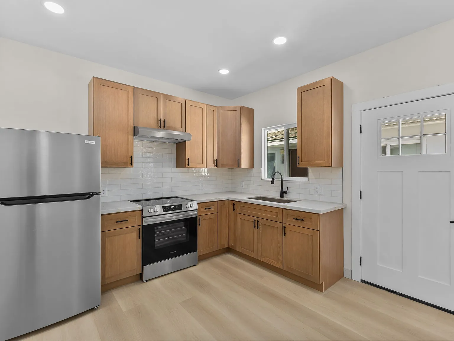 1 bed, 480 sqft, $1,895 — Photo 2