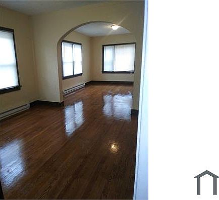 2nd image of 2424 Benderwirt Ave APT 4