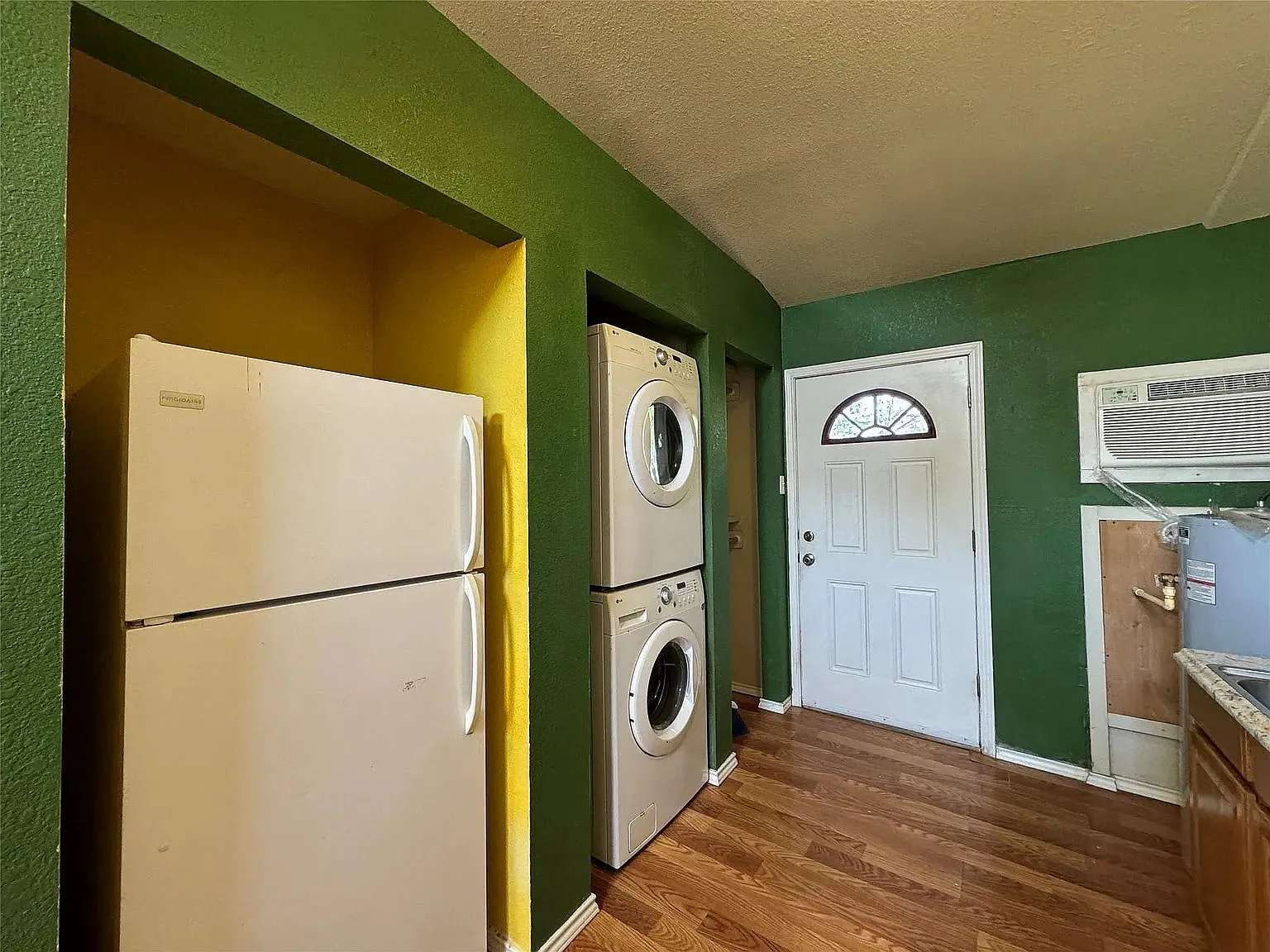 1 bed, 1.0 bath, 700 sqft, $925 — Photo 4