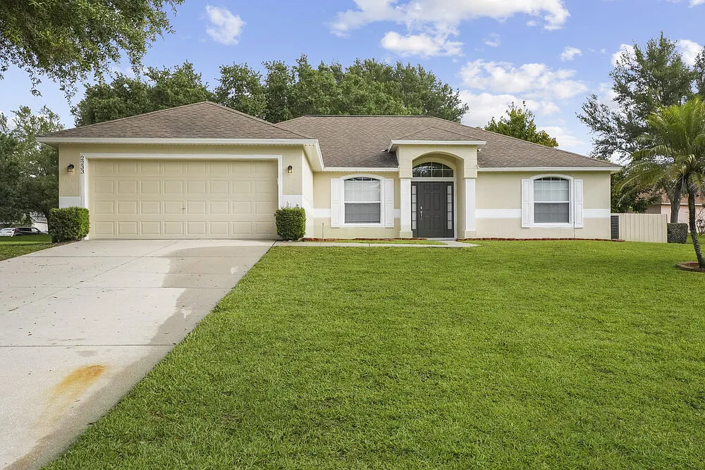 4 bed, 2.0 bath, 1820 sqft, $2,555 — Photo 1